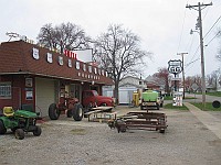 USA - Williamsville IL - Shell Station (9 Apr 2009)